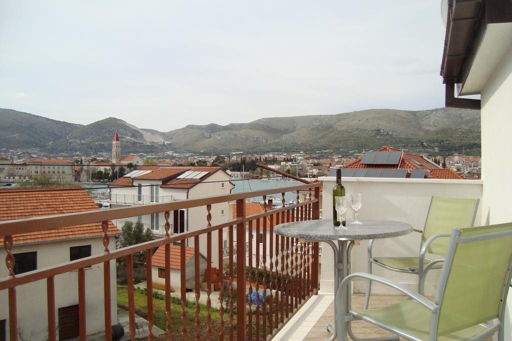 Apartments Bulicic Trogir Quarto foto